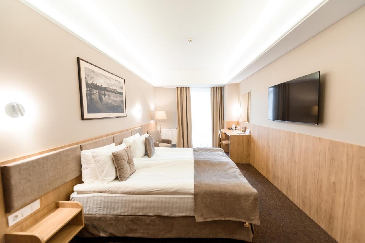 Nota Bene & Restaurant Hotel 4*
